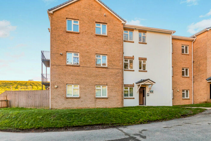 2 Bedroom Apartment To Rent In Shore Road, Ventnor, PO38