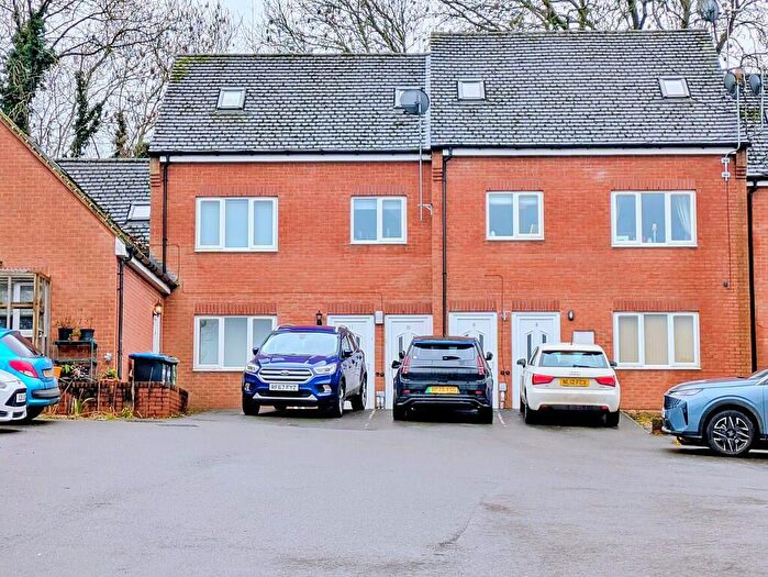 3 Bedroom Terraced House For Sale In Lowercroft, Rugby, CV21