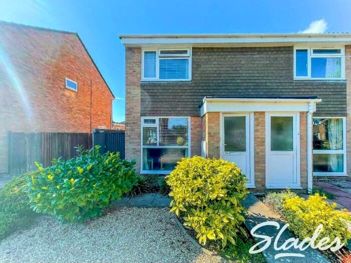 2 Bedroom End Of Terrace House To Rent In Howard Close, Mudeford, Christchurch, BH23