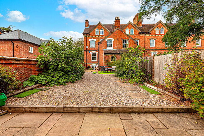 6 Bedroom End Of Terrace House For Sale In Burton Street, Loughborough, LE11