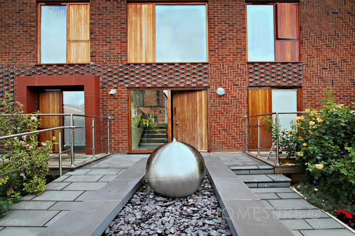 2 Bedroom Flat To Rent In Church Road South, Woolton, Liverpool, L25