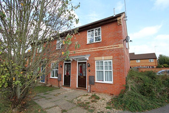 2 Bedroom End Of Terrace House To Rent In Brunswick Place, Banbury, Oxon, OX16
