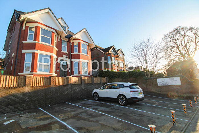 Studio To Rent In High Town Road Luton, LU2