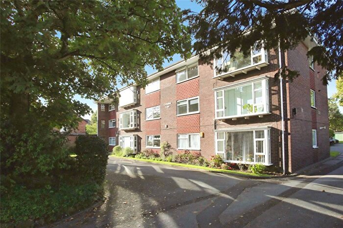 2 Bedroom Flat For Sale In Didsbury Road, Heaton Mersey, Stockport, SK4