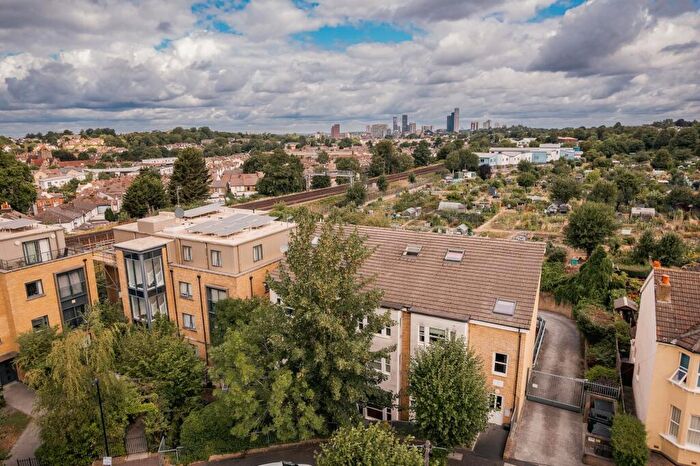 1 Bedroom Apartment For Sale In Broomhall Road, Barker Court, CR2