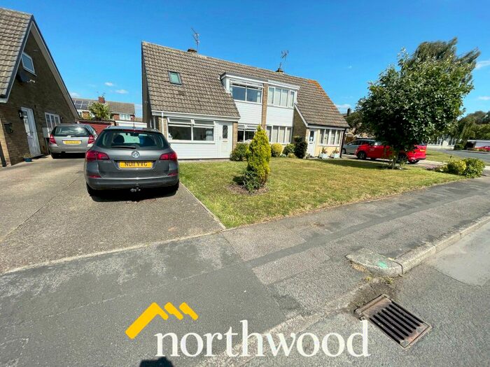 3 Bedroom Semi-Detached House To Rent In The Meadows, Howden, Goole, DN14