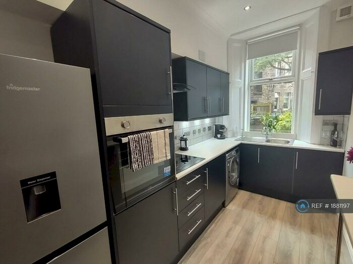 2 Bedroom Flat To Rent In Greenock Road, Paisley, PA3