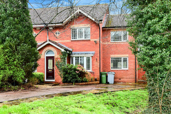 4 Bedroom Semi-Detached House To Rent In Pickenham Close, Macclesfield, Cheshire, SK11