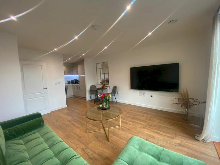 1 Bedroom Flat To Rent In Mahindra Way, London, E6