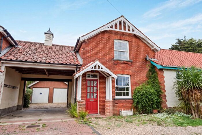 2 Bedroom Cottage For Sale In Cromer Road, West Runton, NR27