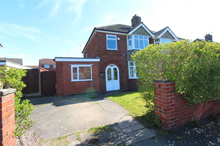 4 Bedroom Semi-Detached House To Rent In Parkthorne, Lea, PR2