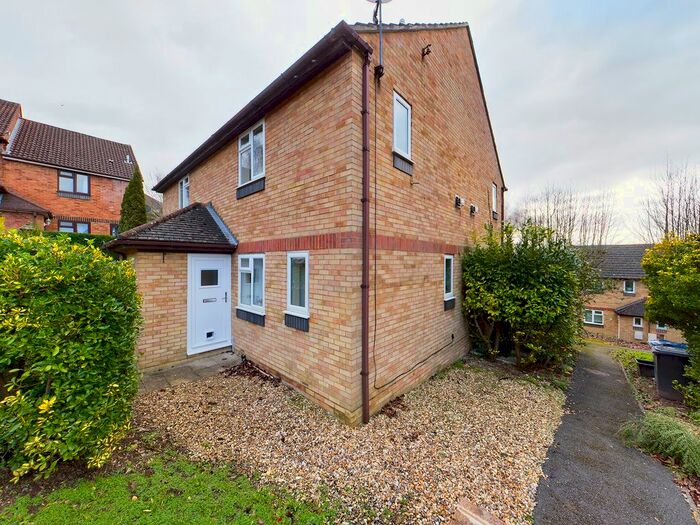 1 Bedroom Terraced House To Rent In Cairnside, High Wycombe, HP13