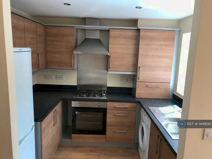 2 Bedroom Flat To Rent In Reed Close, Farnworth, Bolton, BL4