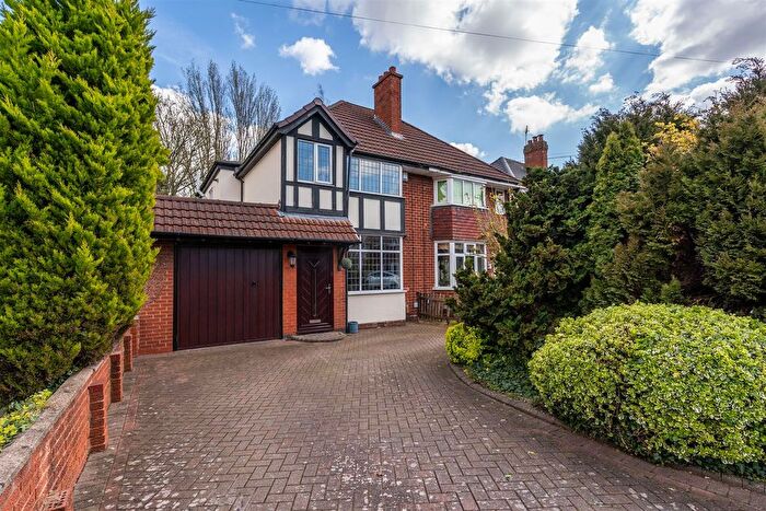 3 Bedroom Semi Detached House For Sale In Shalford Road, Solihull, B92