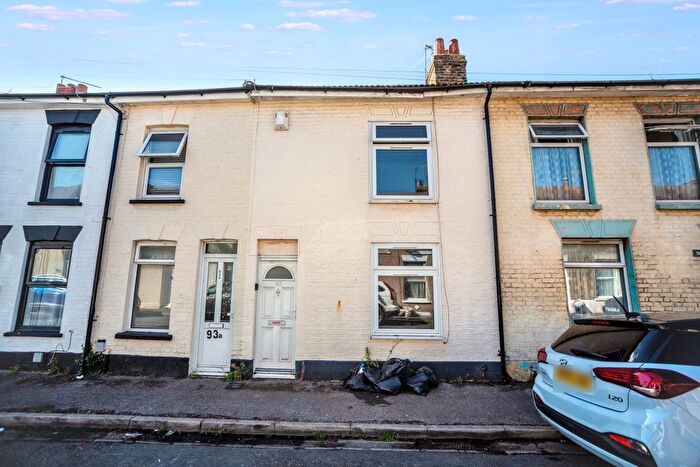 3 Bedroom Terraced House For Sale In Alma Street, Sheerness, ME12