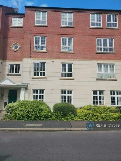 3 Bedroom Flat To Rent In Whitcliffe Gardens, West Bridgford, Nottingham, NG2