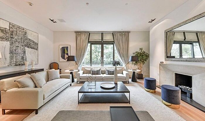 5 Bedroom Property To Rent In Thornwood Gardens, Kensington, W8
