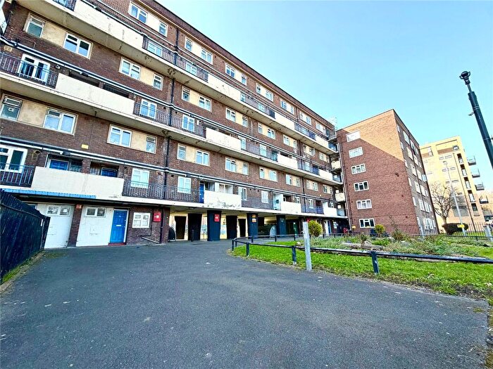 1 Bedroom Garage / Parking To Rent In Queensbridge Court, Queensbridge Road, E2