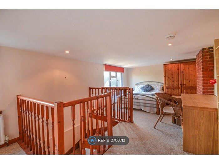 4 Bedroom Semi Detached House To Rent In Weyside Road, Guildford, GU1