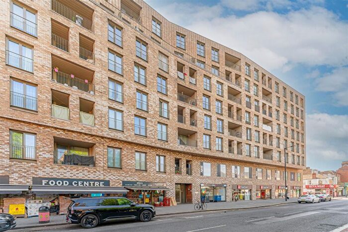2 Bedroom Flat For Sale In Prowse Court, Fore Street, London, N18