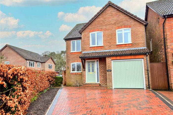 4 Bedroom Detached House To Rent In Lollards Close, Amersham, Buckinghamshire, HP6