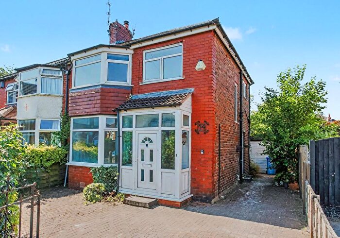 3 Bedroom Semi-detached House For Sale In Radlet Drive, Timperley, Altrincham, Cheshire, WA15