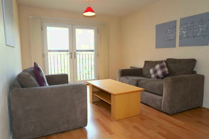 2 Bedroom Apartment To Rent In The Gallery, Moss Lane East, M14