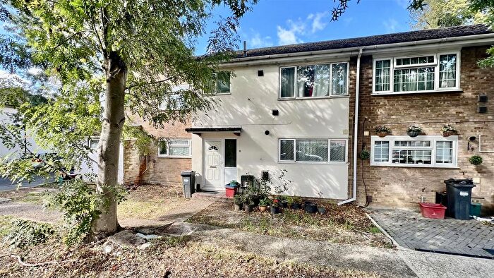 4 Bedroom Terraced House For Sale In The Avenue, Cranford, TW5