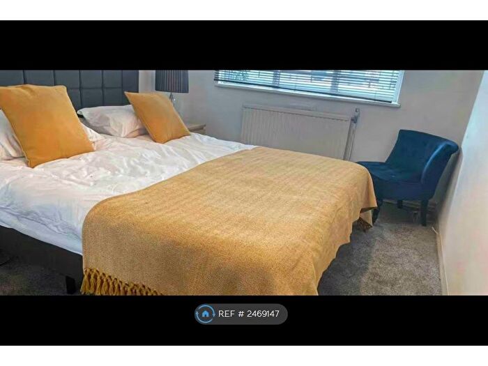 1 Bedroom Flat To Rent In Macclesfield House, London, EC1V