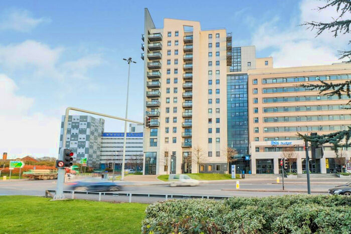 1 Bedroom Apartment To Rent In The Gateway North, Crown Point Road, Leeds, LS9