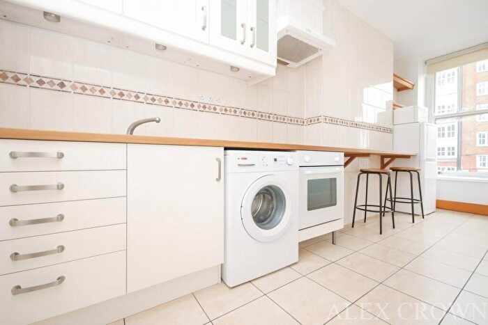 3 Bedroom Flat To Rent In Stoke Newington Church Street, Stoke Newington, N16