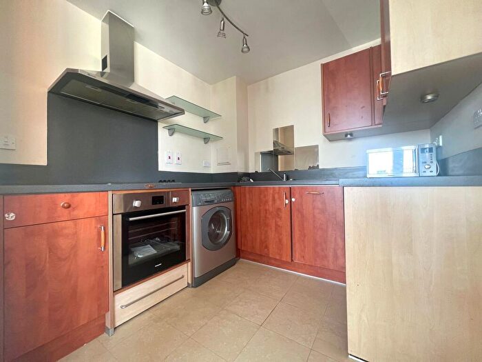 2 Bedroom Apartment To Rent In Westside One, B1