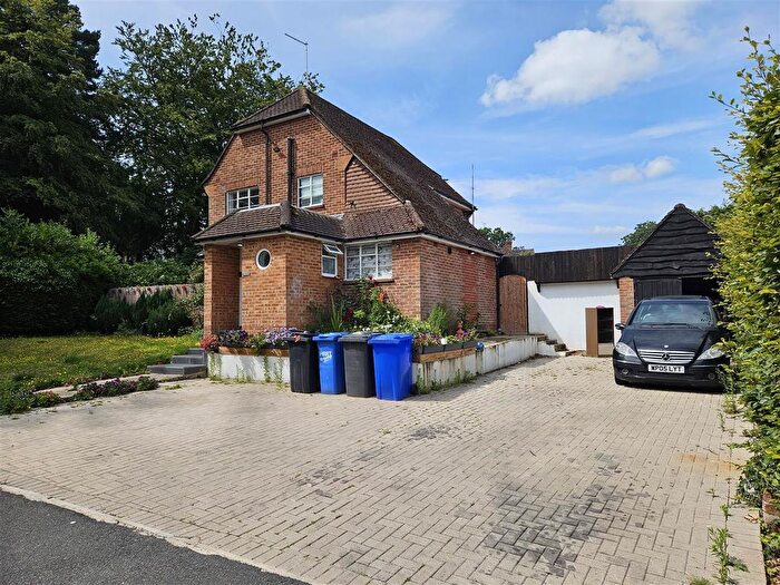 3 Bedroom Detached House To Rent In Fir Drive, Blackwater, Camberley, GU17