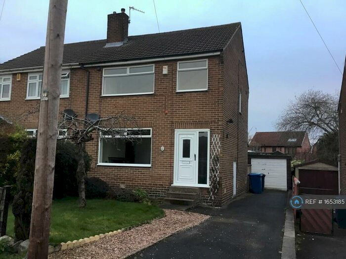 3 Bedroom Semi-Detached House To Rent In Greenside Avenue, Chesterfield, S41
