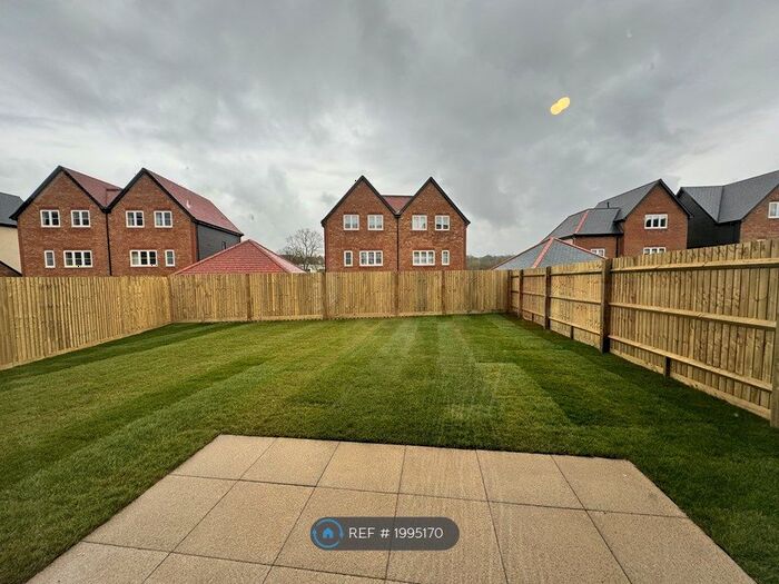 3 Bedroom Semi-Detached House To Rent In Denning Drive, Warfield, Bracknell, RG42