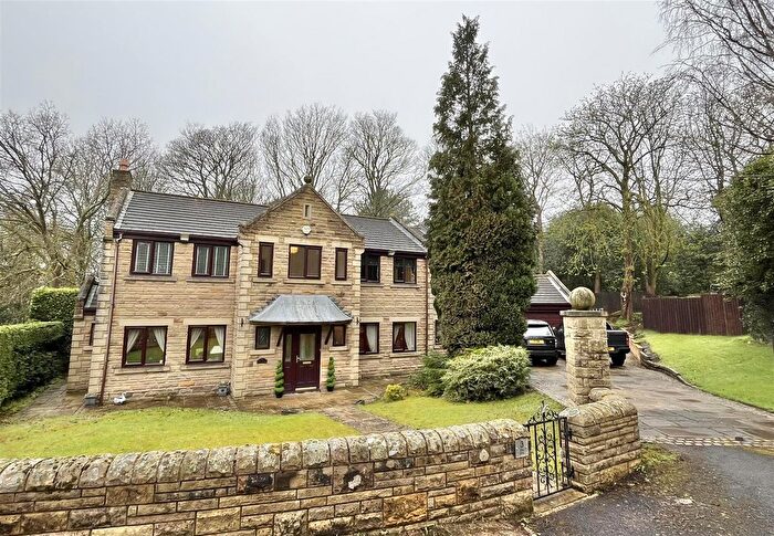 5 Bedroom Detached House For Sale In Partington Park, Glossop, SK13