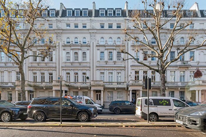 2 Bedroom Flat For Sale In Queens Gate, Queens Gate, SW7