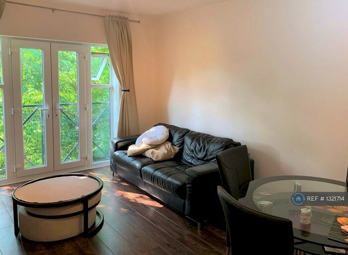2 Bedroom Flat To Rent In Birchmere Lodge, Bermondsey, SE16