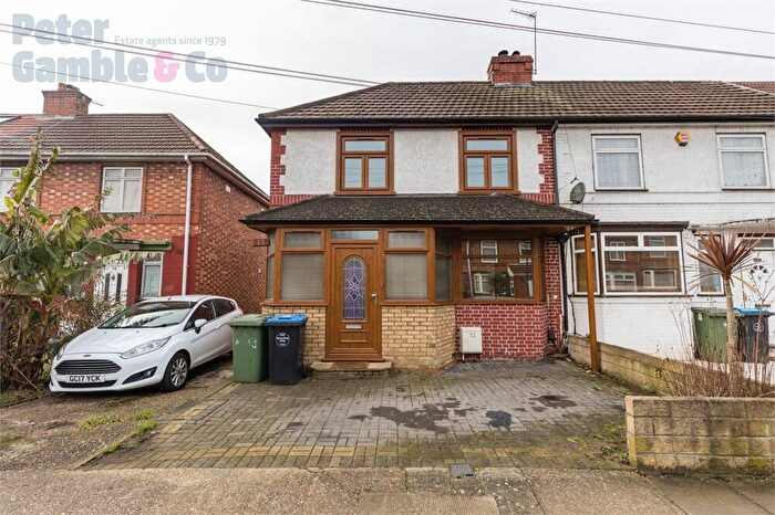 3 Bedroom End Of Terrace House For Sale In Norwood Avenue, Wembley, HA0