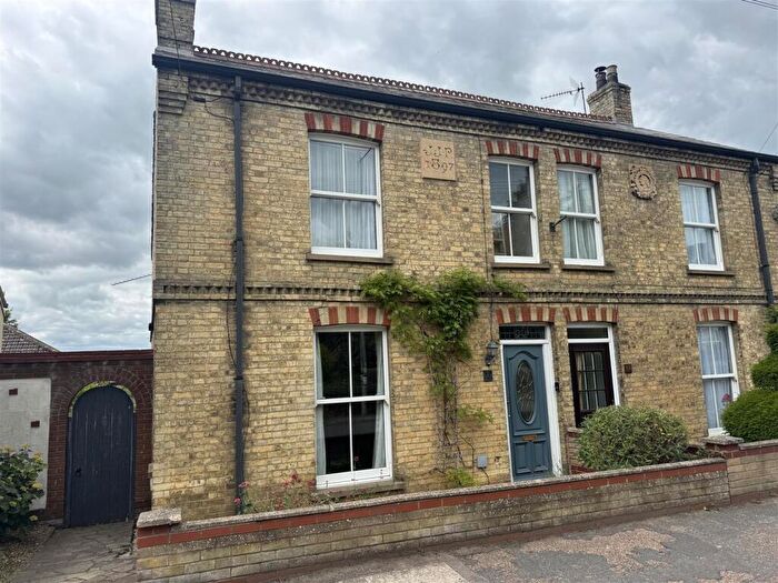 3 Bedroom Semi Detached House For Sale In London Road, Downham Market, PE38