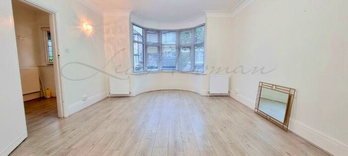 3 Bedroom Semi-Detached House To Rent In Powis Gardens, London, NW11