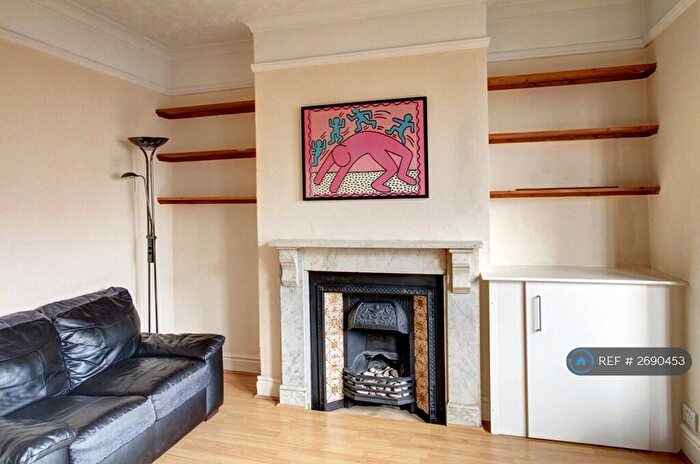 2 Bedroom Flat To Rent In Shakespeare Avenue, Southampton, SO17