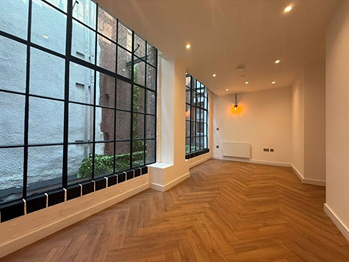 2 Bedroom Flat To Rent In Hockley Hill, Jewellery Quarter, B18