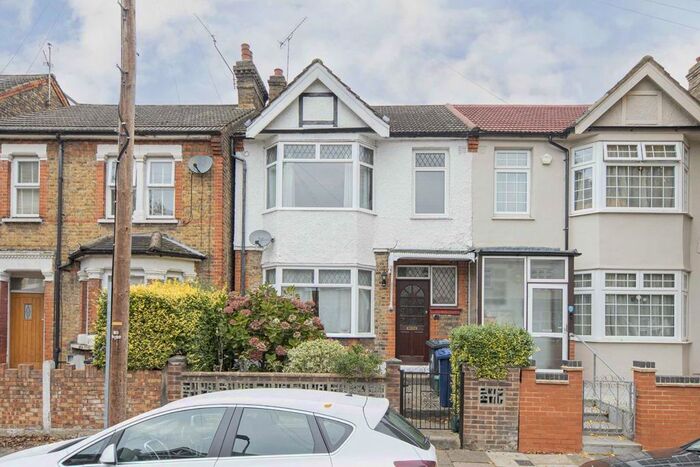 3 Bedroom Terraced House To Rent In Carlyle Road, London, W5