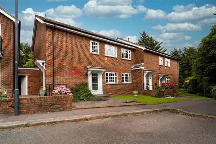 2 Bedroom Apartment To Rent In Little Orchard Close, Pinner, Middlesex, HA5