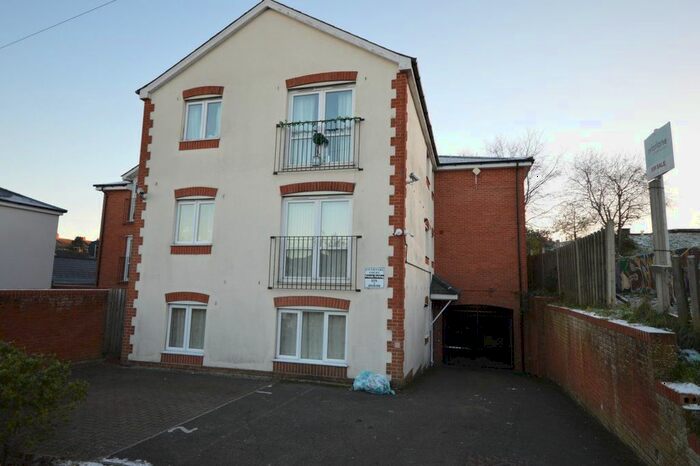 2 Bedroom Flat To Rent In Savernake Street, Swindon, SN1