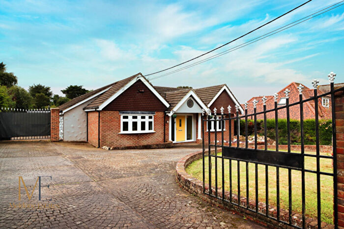 5 Bedroom Bungalow For Sale In Castle Hill, Fawkham, Kent, DA3