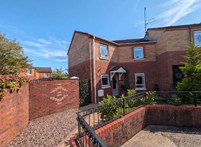 3 Bedroom TownHouse For Sale In Cluain Mor Drive, Belfast, BT12