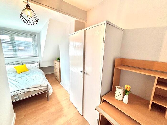 5 Bedroom Terraced House To Rent In Ashville Terrace, Hyde Park, Leeds, LS6