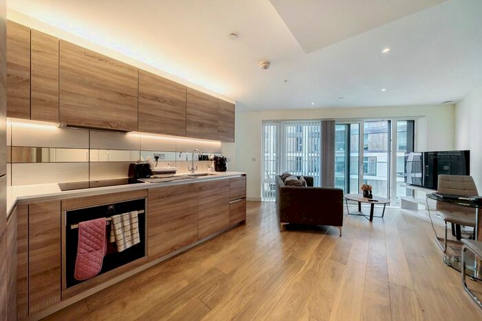 1 Bedroom Flat To Rent In Hampton Apartments, Duke Of Wellington Avenue, London, SE18